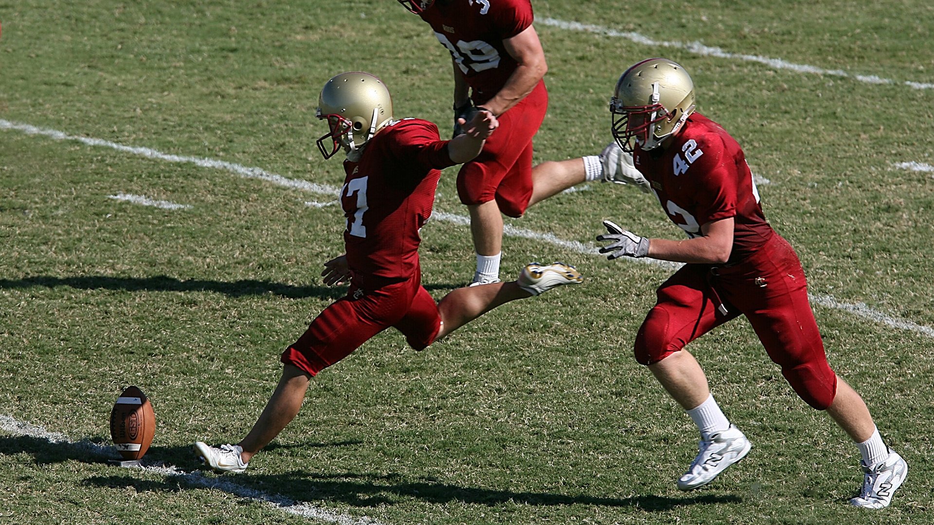 关键战役：决定年度冠军的关键比赛，关键之战